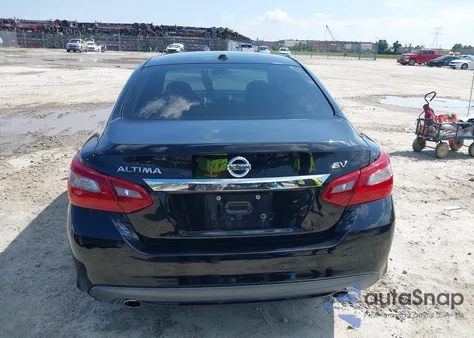 2018 Nissan Altima 2.5 Sv z USA, uszkodzony, nr VIN 1N4AL3AP5JC267228